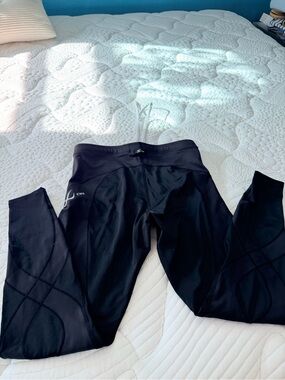CW-X Endurance Generator Joint & Muscle Support Compression Tight - Like New XL